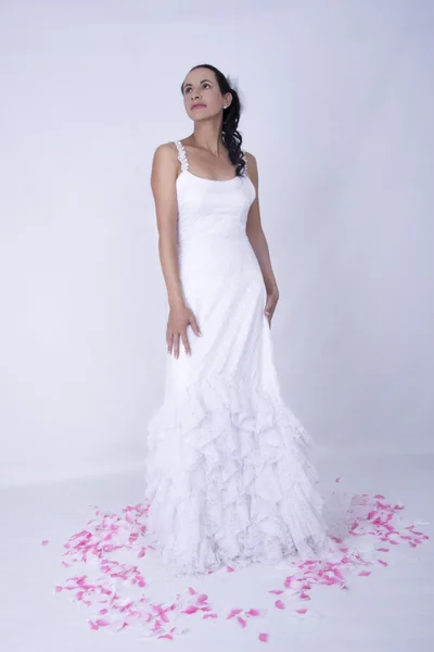 Noiva com vestido de casamento foral branco — Fotografia de Stock