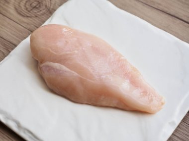 Taze tavuk göğsü, yiyecek malzemeleri.