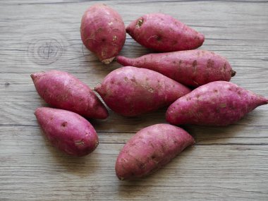 Taze Organik Kök Bitkisi Tatlı Patates