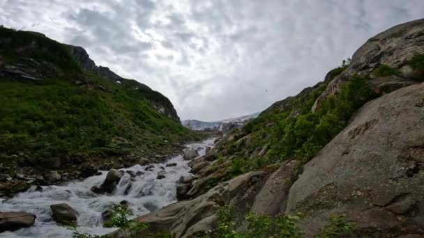 Πανόραμα Νορβηγία Buarbreen Ρεύμα Ποταμού Που Ρέει Καθαρό Νερό — Αρχείο Βίντεο