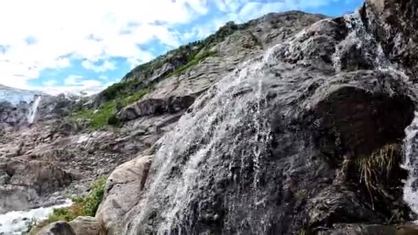 Norway Buarbreen Flowing Stream Fresh Water Clear — ストック動画