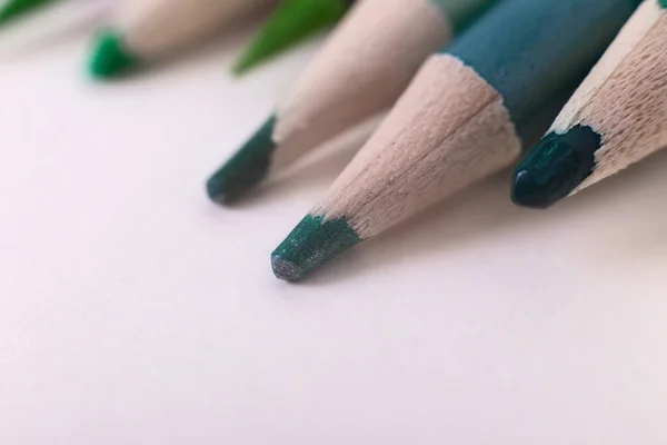 Wooden Pencils Green Pencils White Background Macro Colored Pencil Rod — Fotografia de Stock