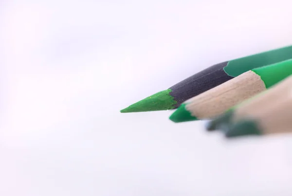 Lápices Color Verde Sobre Fondo Blanco Lápices Primer Plano — Foto de Stock