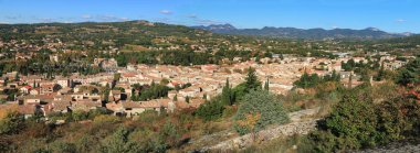 Panoramic aerial view of the town of Vaison-la-Roman.