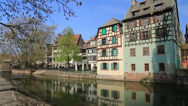 Casas Estilo Alsaciano Nas Margens Ill Petite France Estrasburgo — Vídeo de Stock