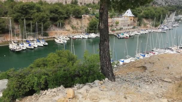Calanchino Port Miou Vicino Cassis Con Barche Ormeggiate Lungo Rive — Video Stock