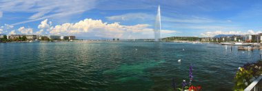  Panorama of Lake Geneva and the famous Geneva water jet.