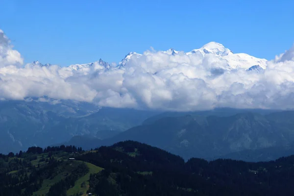 Snow Capped Mont Blanc Clouds Blue Sky — Φωτογραφία Αρχείου