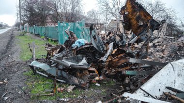 Ukrayna 'da savaş, tamamen yok edilmiş sivil araba, Kyiv bölgesi