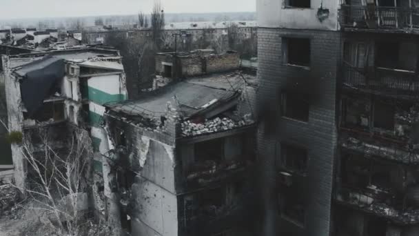 War Ukraine Drone Flies Remains Apartment Building Borodyanka Aerial Photography — стокове відео