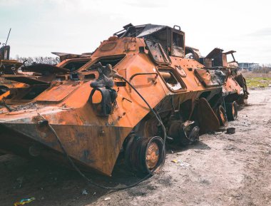 Ukrayna 'da savaş, Irpin, Kyiv bölgesinde Rus zırhlı personel taşıyıcısı yakıldı.