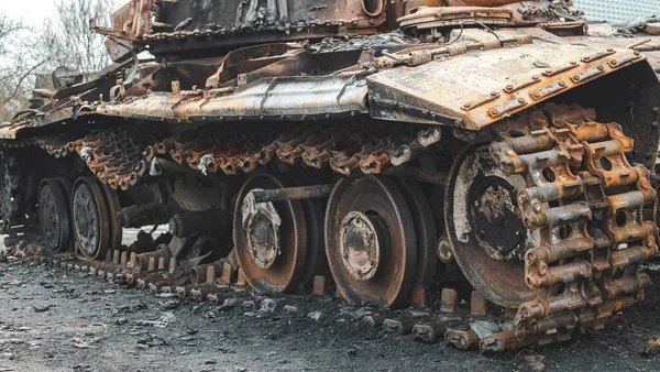 War Ukraine Burned Tank Outskirts Ukrainian Village Kyiv Region — стоковое фото