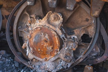 Ukrayna 'daki savaş, tank süspansiyonu yok edildi, tank silindiri eridi.