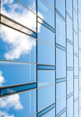 gökyüzünü yansıtan