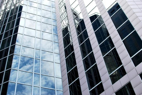 높은 현대적인 건물 — 스톡 사진