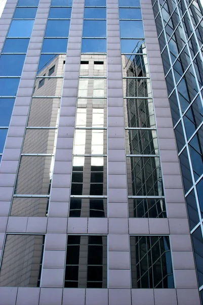 높은 현대적인 건물 — Stock Fotó