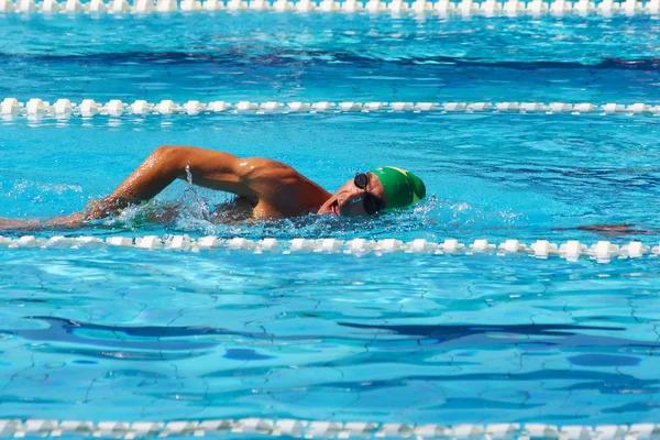 Swimmer crowls in pool 3 — Stock Photo, Image