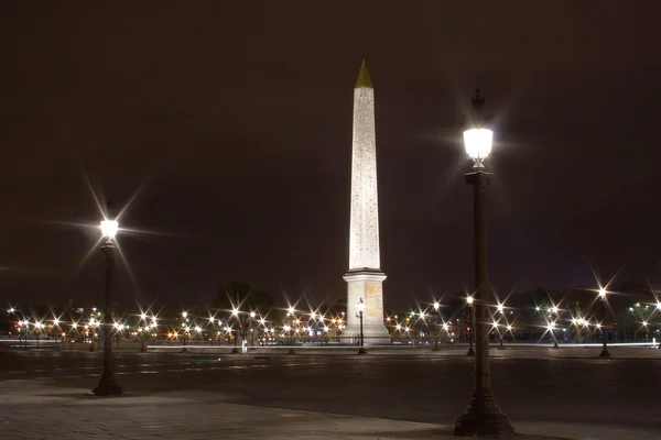 Concorde obelisc nattetid — Stockfoto