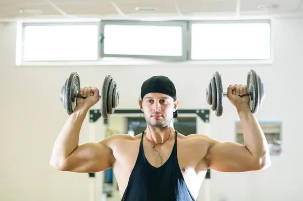 Entrenamiento de entrenamiento de gimnasio — Foto de Stock