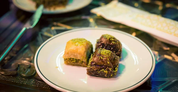 Baklava sur l'assiette — Photo