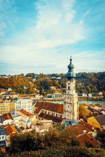 Pohled Staré Město Hradu Burghausen Bavorsko Německo Řeku Salzach Izolovaný — Stock fotografie