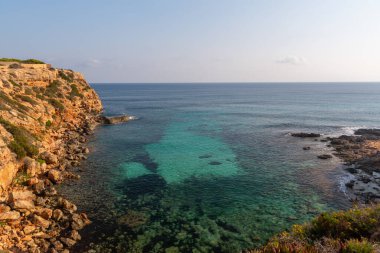 İspanya 'nın Balear Adalarındaki Formentera adasında Güzel Cala d en Baster.