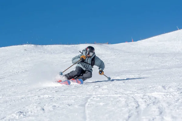 Grandvalira Andorra 2021 Dezembro Jovem Esquiando Nas Encostas Grandvalira Andorra — Fotografia de Stock