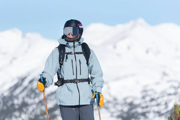 Grandvalira Andorre 2021 Décembre Jeune Homme Skiant Sur Les Pistes — Photo