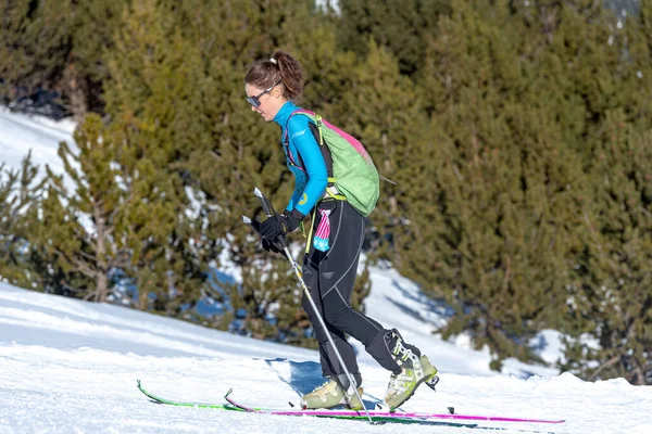 Grandvalira Andorra 2021 Diciembre Mujeres Haciendo Esquí Montaña Los Pirineos —  Fotos de Stock