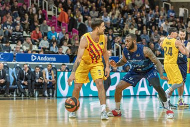 Andorra La Vella, Andorra: 2022 Nisan 03: ACB Ligi 'nde oynayan oyuncular Andorra La Vella' da Mora BAnc Andorra FC Barcelona 'ya karşı.