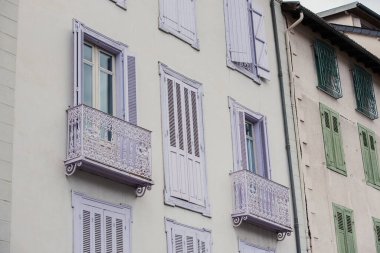 Ax Les Termes, Fransa: 14 Mart 2022 'de Ax Les Thermes' de bir kış öğleden sonra.