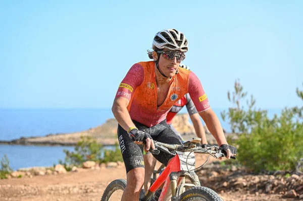 スペイン イビサ島 2022年4月17日 スペイン イビサ島のVuelta Ibiza Btt 2022のサイクリスト イビサ島のアマチュアレース — ストック写真