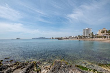 İspanya 'nın İbiza adasındaki Figueretas plajı.