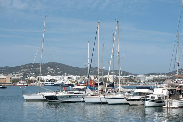 Ibiza Ισπανία 2022 Απριλίου Σκάφη Στην Πόλη Eivisa Στο Νησί — Φωτογραφία Αρχείου