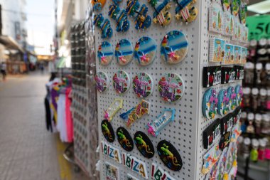 Sant Antoni de Portmany, İspanya: 18 Nisan 2022: 2022 yazında Sant Antoni de Portmany 'de tüccarlık.