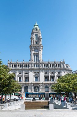 Porto, Portekiz. 4 Mayıs 2022. Porto Belediye Binası, Belediye Meclisi 2022 yazının güneşli bir gününde.