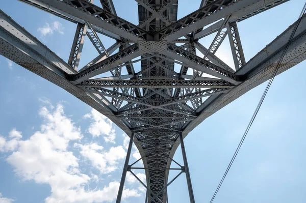 Blick Auf Die Brücke Luis Von Unten Einem Sonnigen Tag — Stockfoto