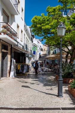 Lagos, Portekiz. 2022 Mayıs 06. 2022 yazında Portekiz 'in Algarve kentindeki Lagos şehrinin panoraması.