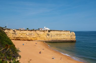 Papaz Praia de Nossa Senhora da Roch