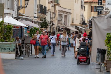 Cambrils, İspanya: 10 Eylül 2022: 2022 yazında Katalonya 'nın Cambrils kentinde yaz sonu panorama.