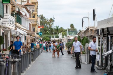 Cambrils, İspanya: 10 Eylül 2022: 2022 yazında Katalonya 'nın Cambrils kentinde yaz sonu panorama.
