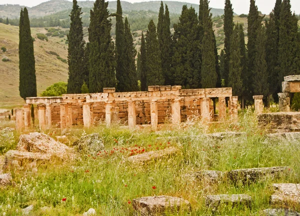 De oude stad Hierapolis in pamukkale — Stockfoto