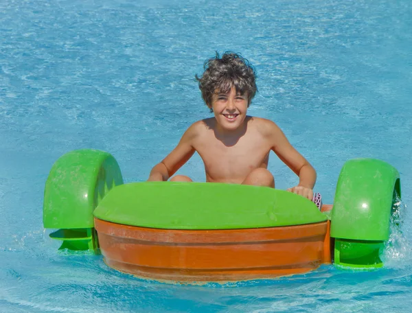 Tempo di divertimento in Aqua Toys Città, Turchia — Foto Stock