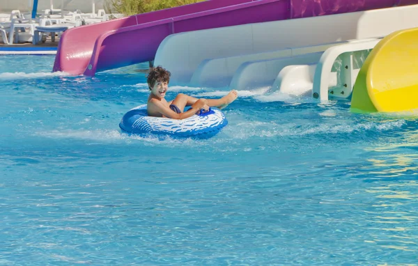 Tempo di divertimento in Aqua Toys Città, Turchia — Foto Stock