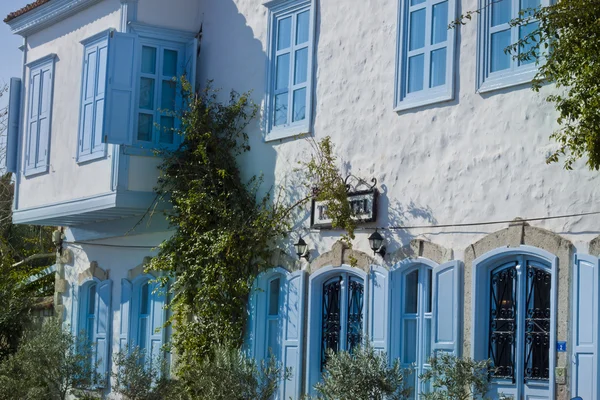 Stone House and Street Scene — Stock Photo, Image