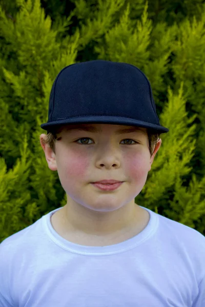 Retrato Niño Con Sombrero Sonriendo Cámara — Foto de Stock