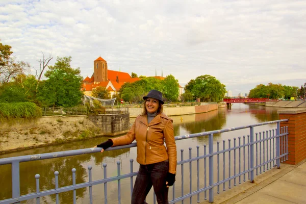 Πορτρέτο Μιας Ευτυχισμένης Γυναίκας Στην Πόλη Wroclaw Πολωνία — Φωτογραφία Αρχείου