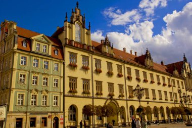 Eski kasabadaki renkli eski evler, Wroclaw, Polonya