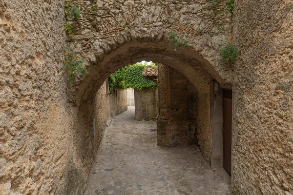 Old Stone Walls Arch Italian Village — Zdjęcie stockowe