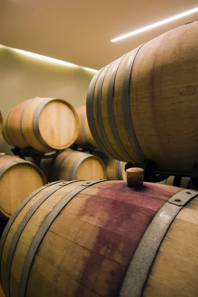 Cap and the wine barrel — Stock Photo, Image